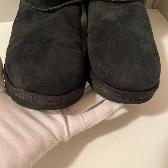 Uggs beautiful booties with bows in the back - Picture 9 of 10